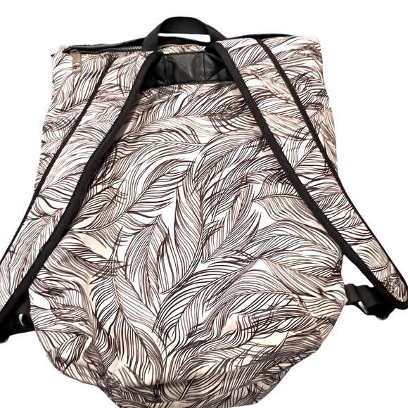 Lululemon Kickin It Sketchy Palms Black and White Backpack - Picture 12 of 15